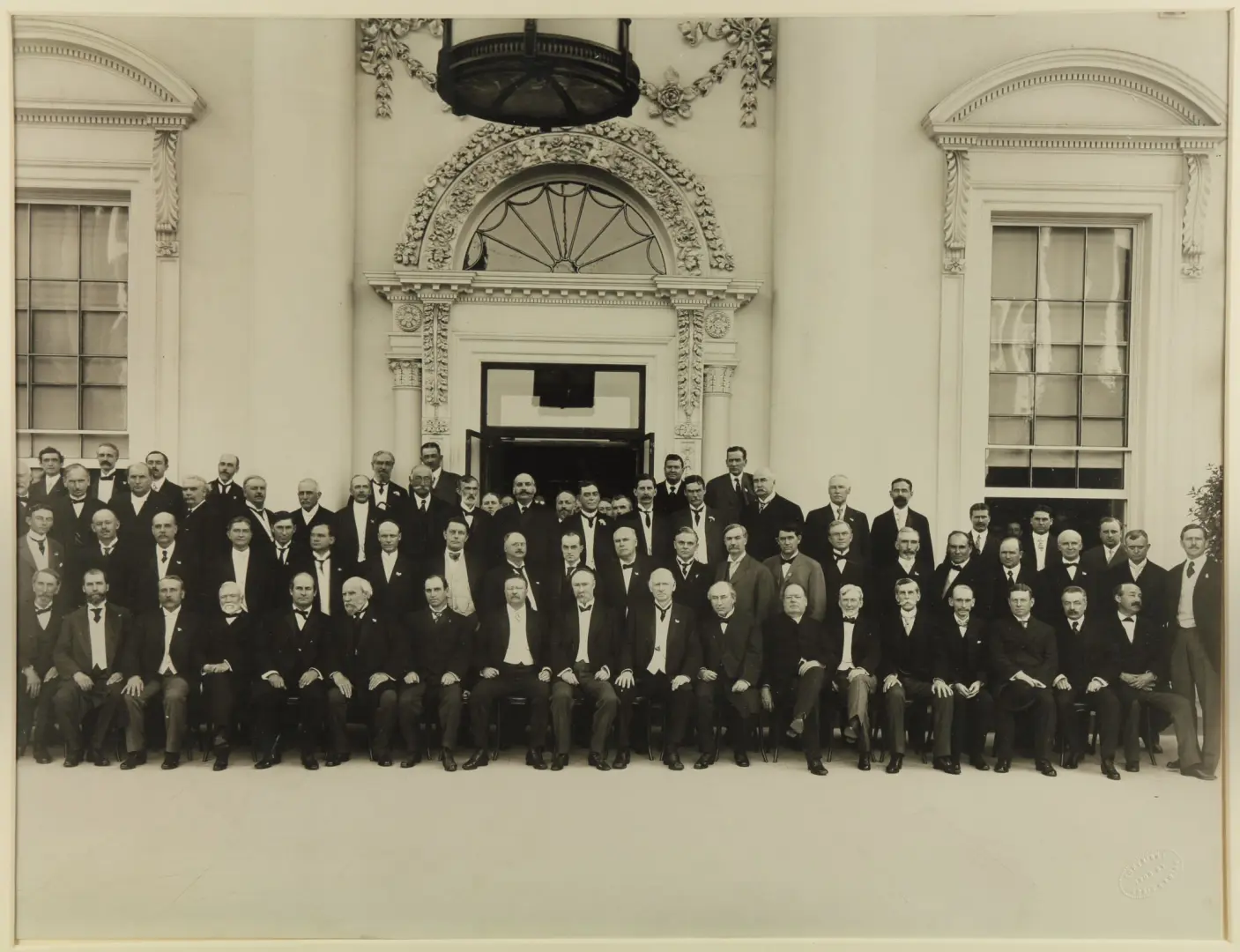 Group portrait of Theodore Roosevelt and attendees at the Conference of Governors