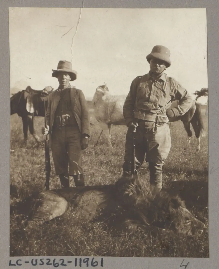 Photograph of Col. Roosevelt, Tarlton, and the big lion